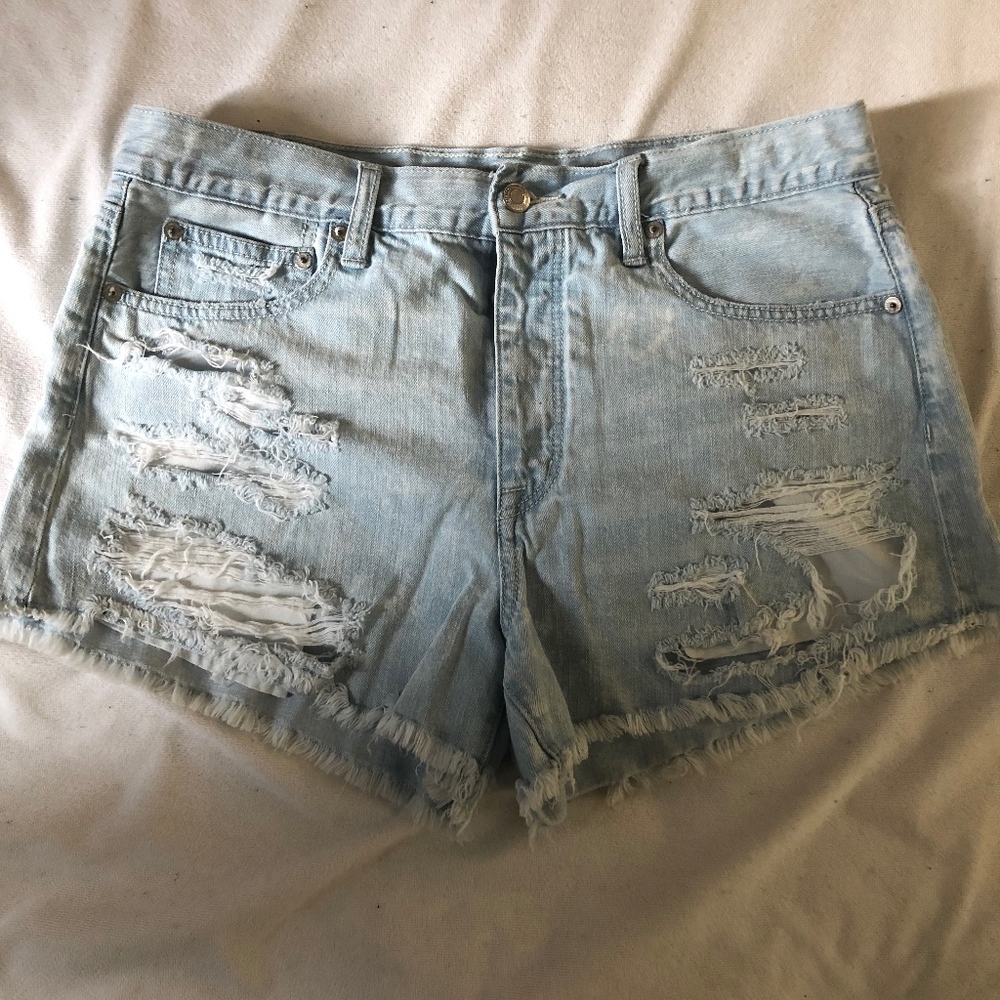 American Eagle High-Rise Festival Shorts